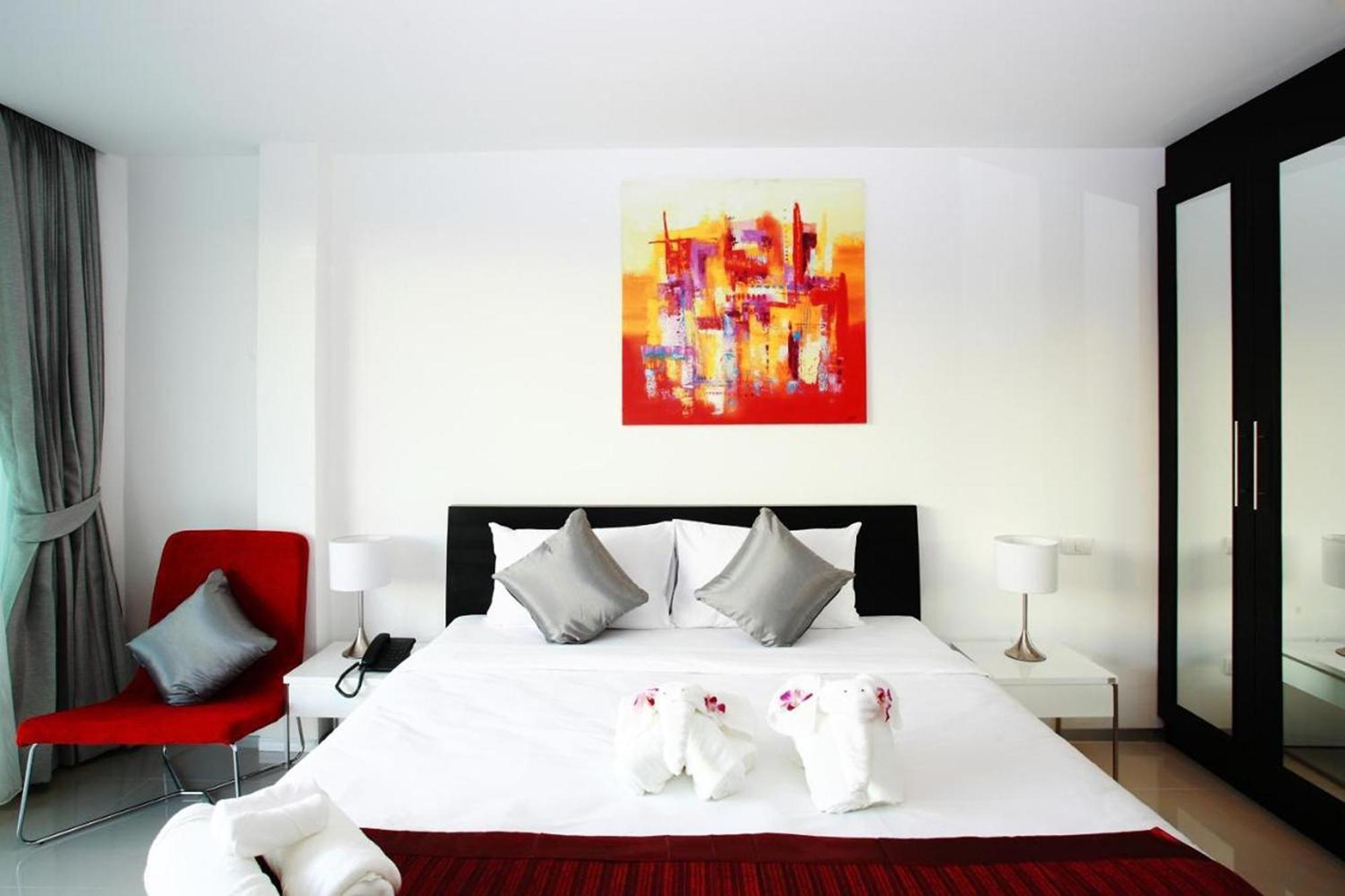 One World One Home Naiharn Hotel Rawai Eksteriør billede